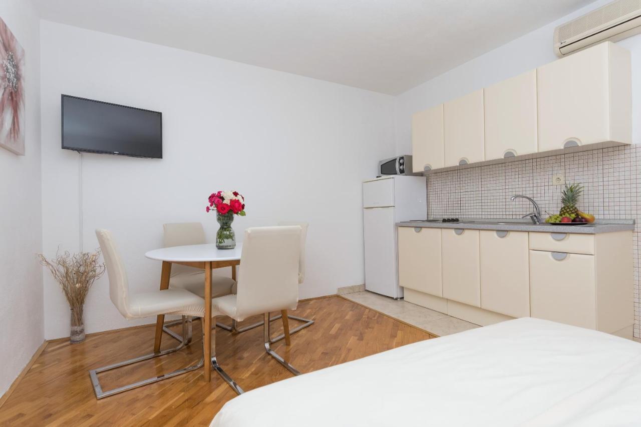 Skiljini Dvori - Apartman Makarska Buitenkant foto
