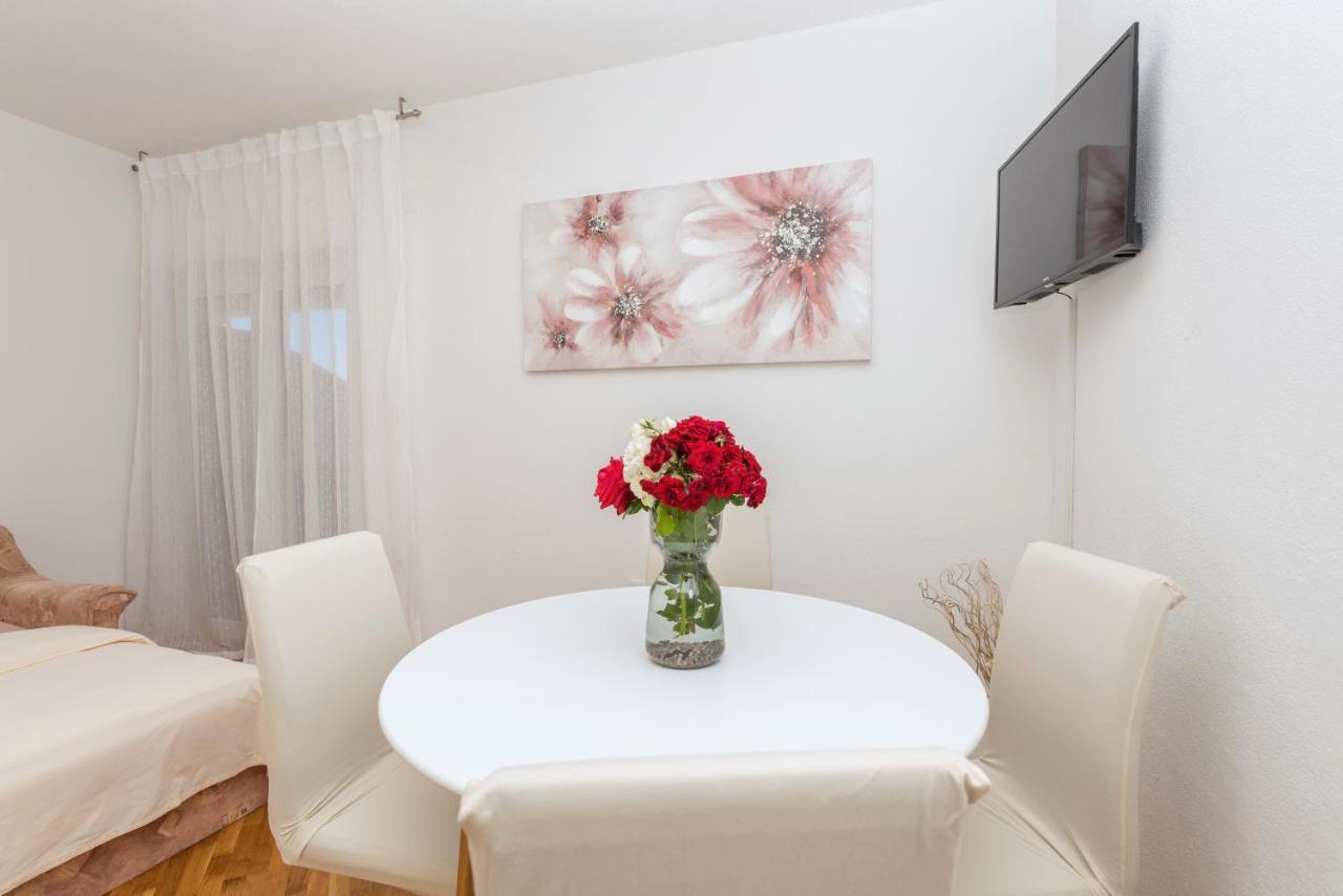 Skiljini Dvori - Apartman Makarska Buitenkant foto