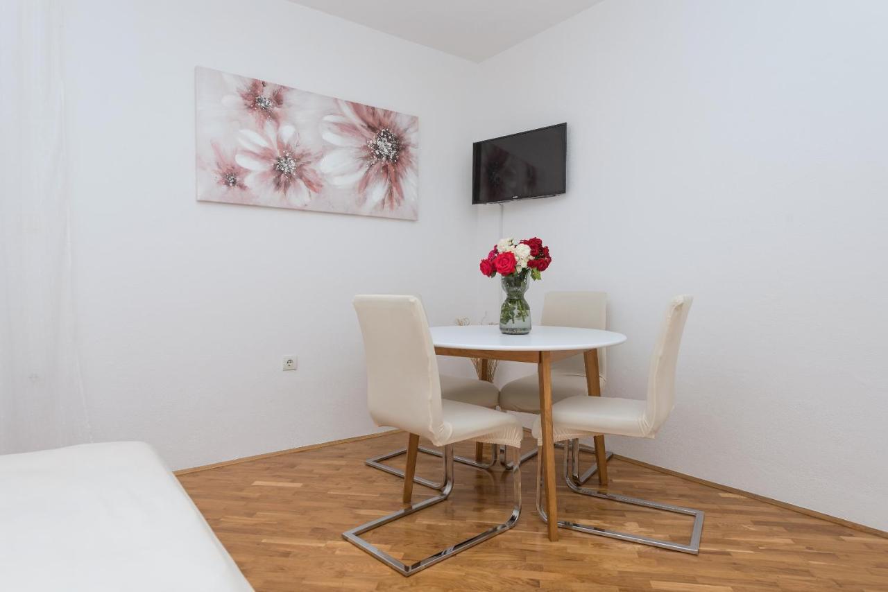 Skiljini Dvori - Apartman Makarska Buitenkant foto