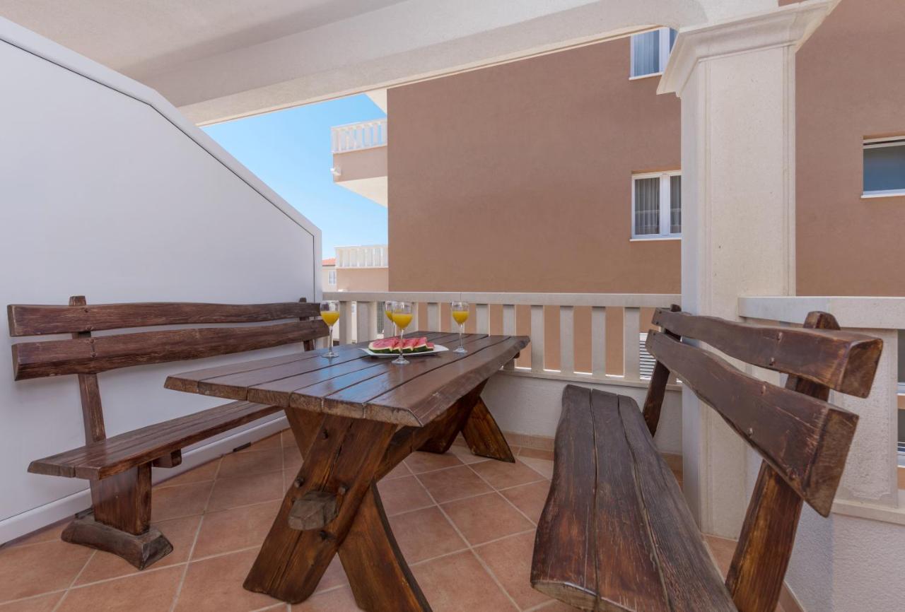 Skiljini Dvori - Apartman Makarska Buitenkant foto