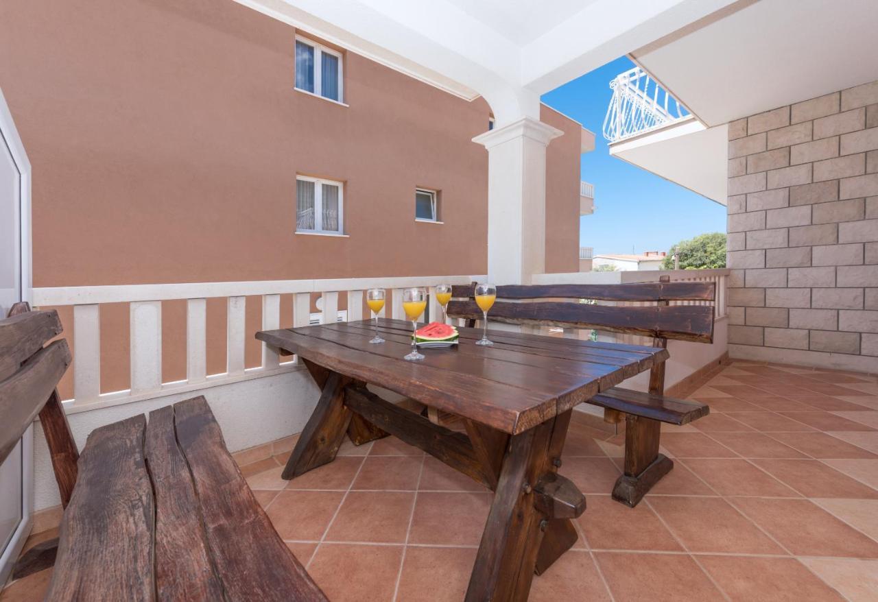 Skiljini Dvori - Apartman Makarska Buitenkant foto