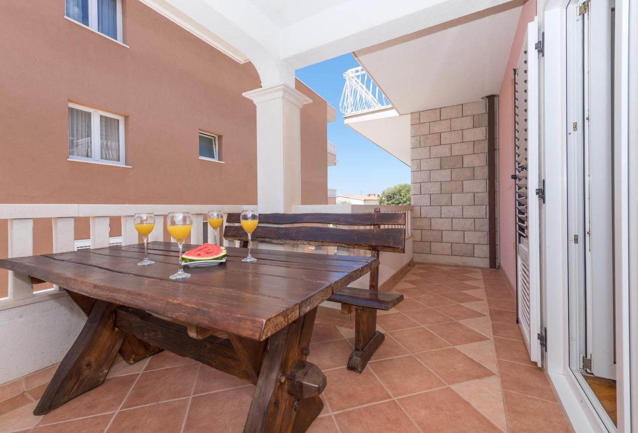 Skiljini Dvori - Apartman Makarska Buitenkant foto